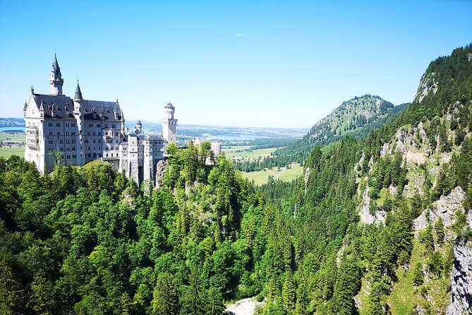 Neuschwanstein Castle by Bus Incl. Bike Ride or Hohenschwangau - Munich to Neuschwanstein in One Shot: The Real Value of This Format