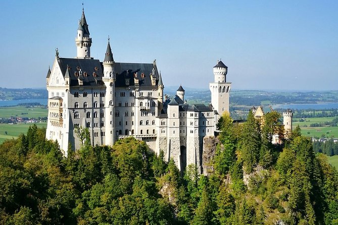 Neuschwanstein Castle by Bus Incl. Bike Ride or Hohenschwangau - Schwangau Castle Brewery: The Bike-Start, the Beer Garden, and Rain Backup