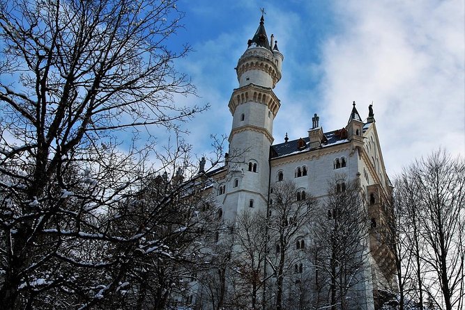 Neuschwanstein Castle, Ettal Abbey and Oberammergau Private Tour from Munich - Oberammergau Free Time: Passion Play Village Energy Without the Rush