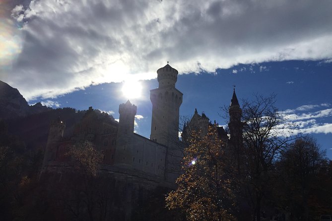 Neuschwanstein Castle Private Tour from Garmisch-Partenkirchen - Hotel Pickup With a Mercedes V-Class (and a Calm Start)