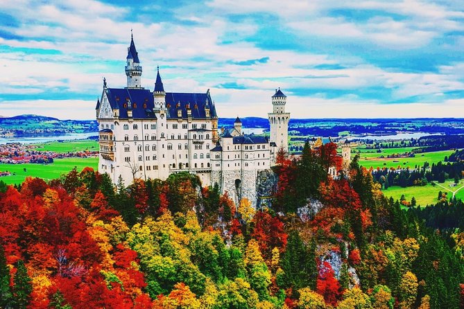 Neuschwanstein Castle Skip-the-Line Private Tour for Groups - Leaving the Castle by Horse Carriage to Hohenschwangau