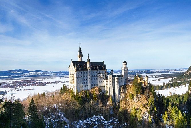 Neuschwanstein Castle Tour with Skip the Line from Hohenschwangau - What the guide adds, beyond just walking through rooms
