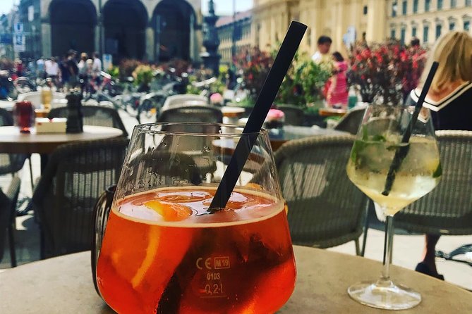 PRIVATE - Best Munich Cocktail Tour - all inclusive - Stop 2: Platzl, Hofbräuhaus area, and classic bar hangouts