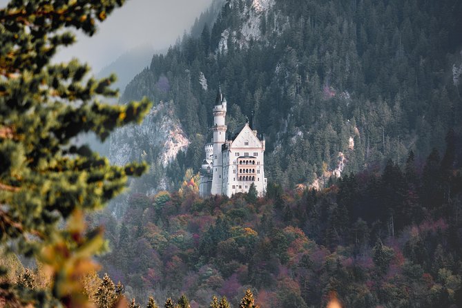 Private Castle Tour from Munich: Neuschwanstein, Hohenschwangau, and Linderhof - Stop 3: Linderhof Castle Park Stroll and Palace-Elegant Mood