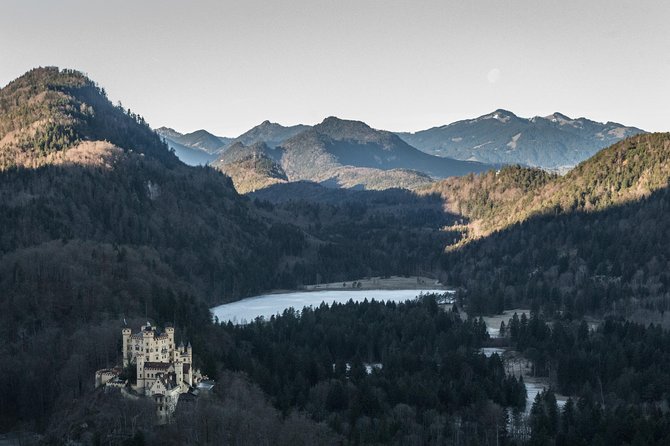 Private Castle Tour from Munich: Neuschwanstein, Hohenschwangau, and Linderhof - What the Driver and Guide Do That You Feel Immediately