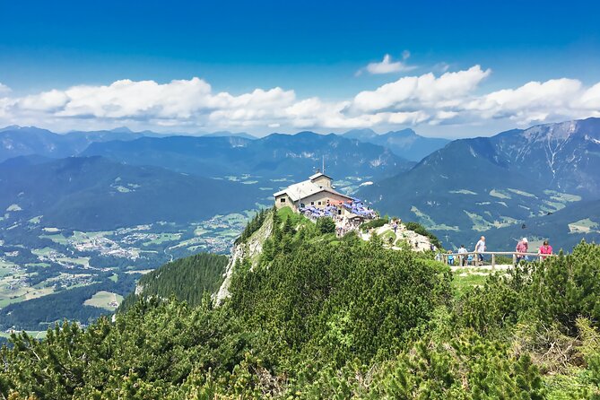 Private Day Trip from Munich to Eagle's Nest and Hallstatt - Pickup in Munich with an English-speaking driver