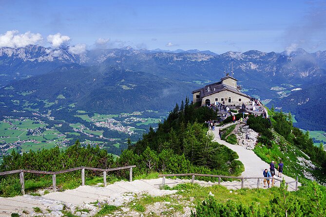 Private Eagles Nest & WWII Doku Center Tour incl. Tickets & Lunch - Munich to Eagle’s Nest: why the flow matters