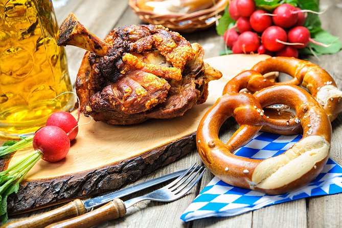 Private Munich Beer Hall Tour with 3-Course Meal & Beer Tastings - Quick Stops That Add Context Without Slowing You Down