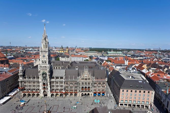 Private Munich Old Town and Third Reich Walking Tour - Rathaus-Glockenspiel timing and how to keep the pace comfortable