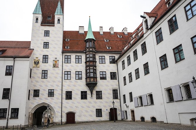 Private Munich Old Town Walking Tour - with optional Breakfast - Alter Hof and Maximilianstraße: where power and style meet