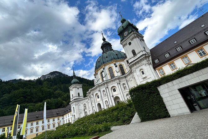 Private Neuschwanstein castle tour from Oberammergau village - Navigating the Castle Area Without Getting Stuck in the Crowd