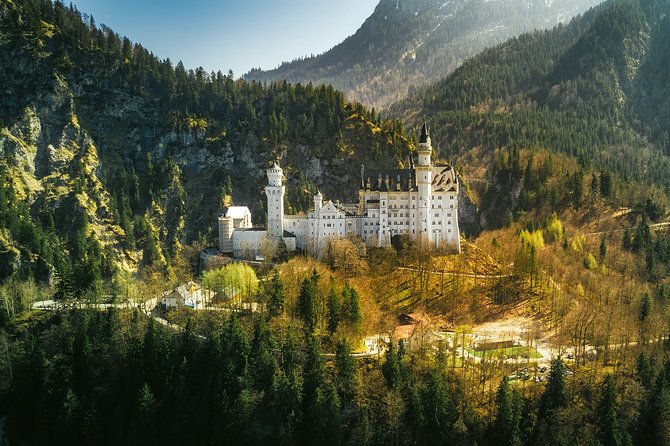 Private Tour of Neuschwanstein Castle & Highline 179 from Munich - The guides: where this tour feels personal