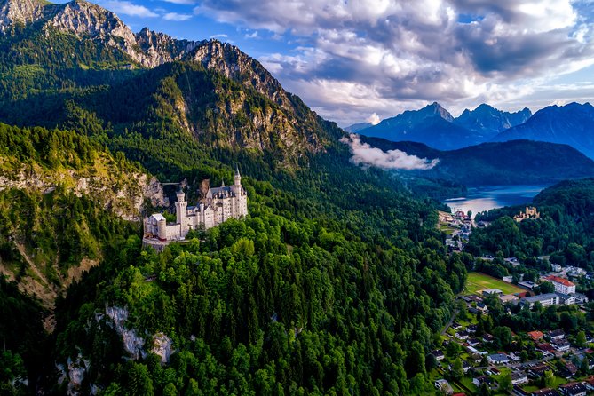 Private Tour to Neuschwanstein & Linderhof, Skip The Line & Lunch - Schloss Linderhof: Inside the Palace and Out in the Gardens