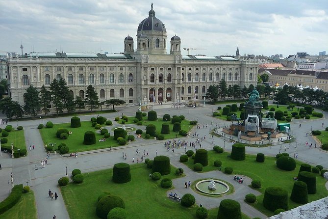 Private Transfer from Munich to Vienna with 2 hours for sightseeing - A private Munich to Vienna day with real sight time