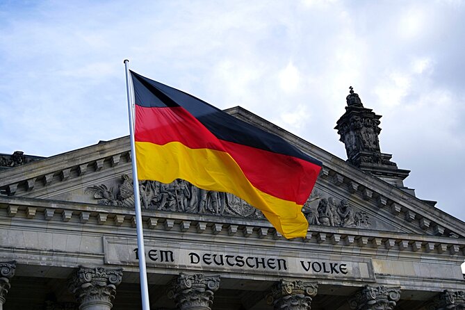 Private transfer from Munich to Vilshofen, 2 hours in Dachau - Private Munich to Vilshofen transfer with a Dachau stop