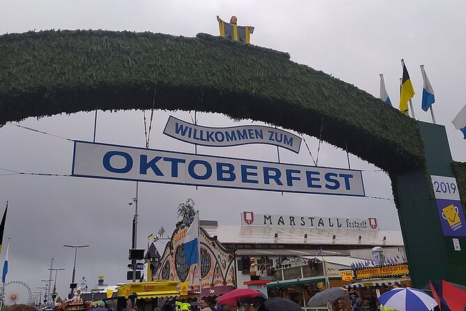 Private VIP Oktoberfest, Table, 3-Course-Menu, Beer & Champagne - The 3-Course Menu: Starter, Main Dishes, and Dessert