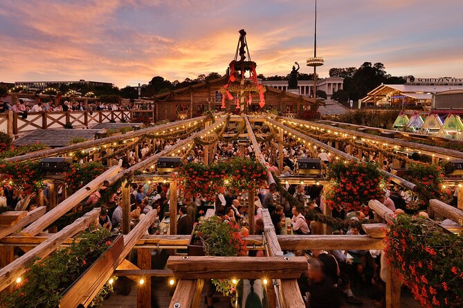 Private VIP Oktoberfest, Table, 3-Course-Menu, Beer & Champagne - Choosing Your Group Size and Setting Expectations