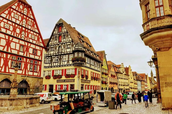 Romantic Road Exclusive Private Tour from Munich to Rothenburg ob der Tauber - Donauwörth and Harburg: River Road Photos and a Castle Over the Town