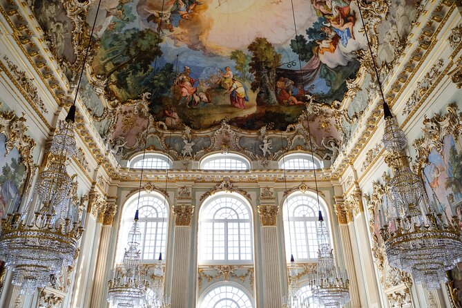 Skip-the-line Nymphenburg Palace Guided Tour with Transfers - Denkmal fur Kurfurst Max Emanuel: a quick context stop