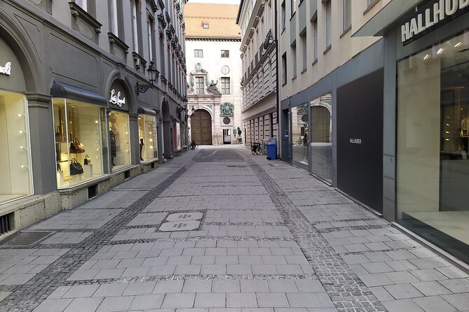 Third Reich - Facts about WWII : Small Group Walking tour - Karolinenplatz: Bruckmanns and how Hitler moved into society