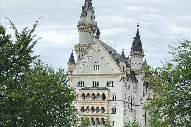 VIP Day Trip Neuschwanstein and Linderhof Castle from Munich - Neuschwanstein: Marienbrücke photos, guided interiors, and no chaos panic