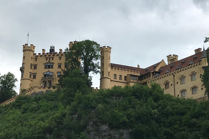 Winter Tour to Neuschwanstein Castle from Munich - Cash ticketing and the €24 Neuschwanstein admission
